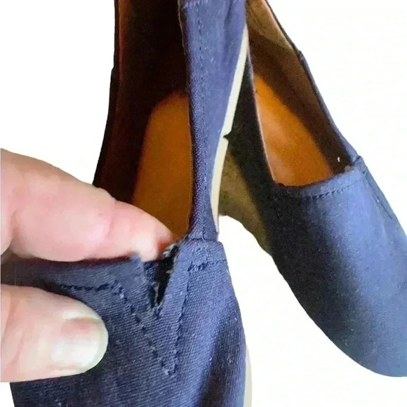 Bundle. Size 7. One pair gold glitter slides . 2nd pair navy Style&Co‎ slip one. - Picture 4 of 10